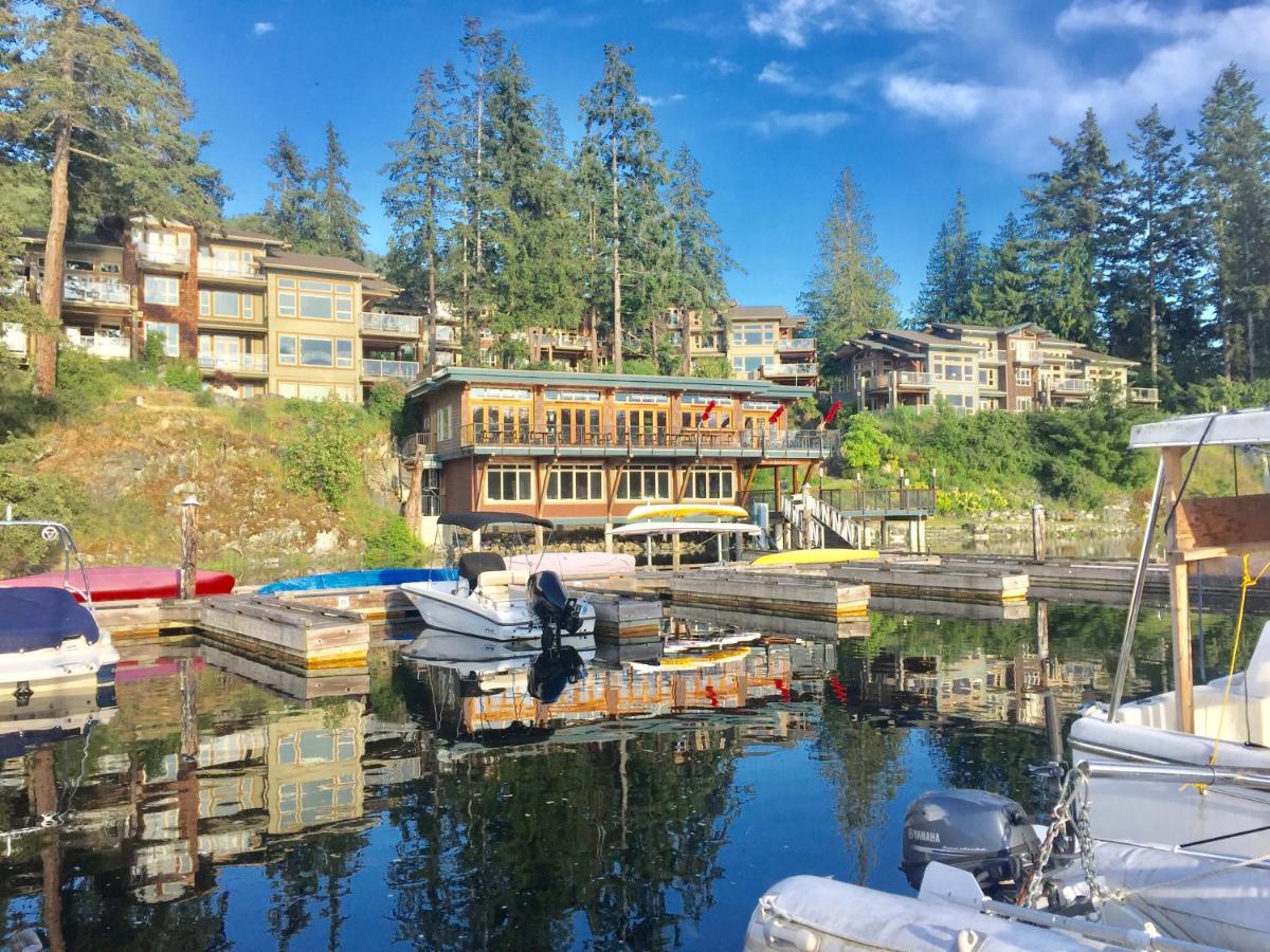 Painted Boat Resort Spa And Marina Madeira Park Exteriér fotografie